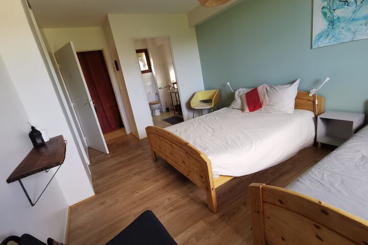 Room 6 of 124