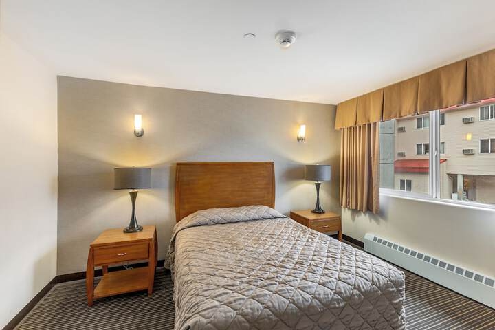 Room 44 of 127