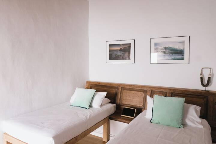 Room 12 of 107