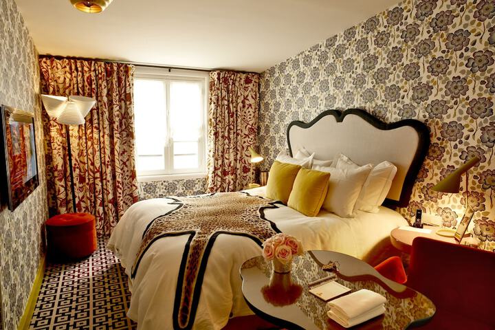 Room 8 of 53