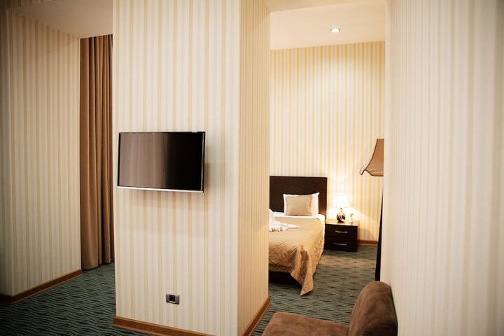 Room 12 of 46