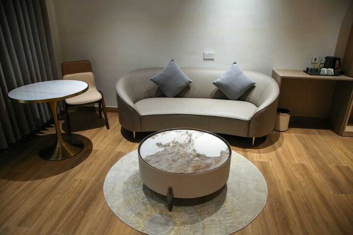Room 7 of 15