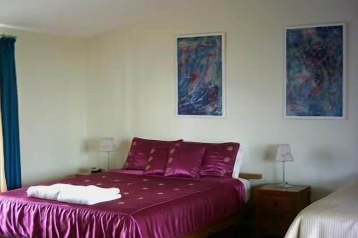 Room 2 of 41