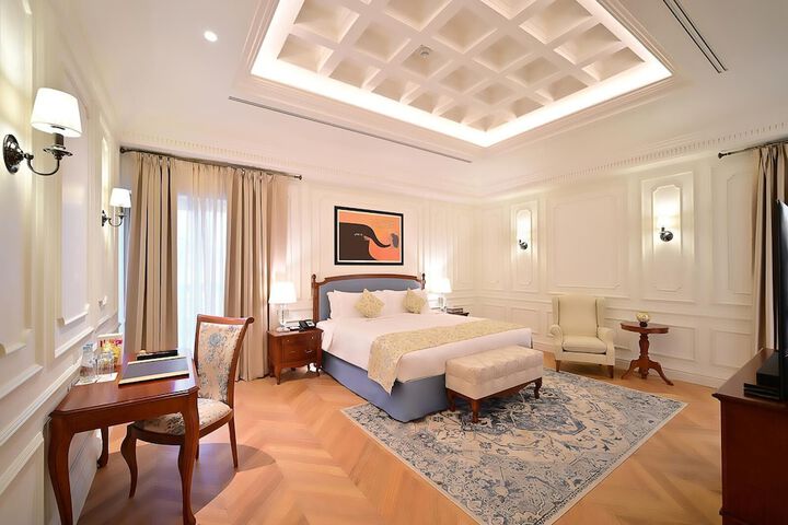 Room 3 of 42