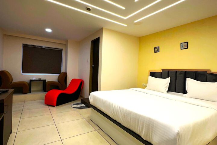 Room 7 of 27