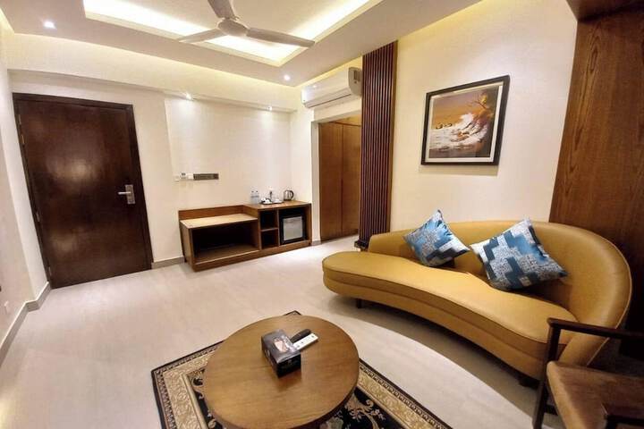 Room 13 of 22