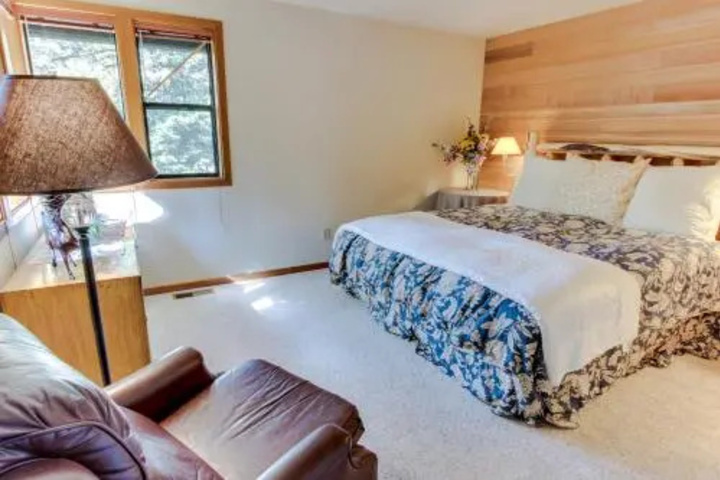 Room 5 of 18