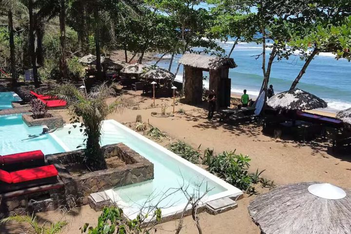 Pool 4 of 6