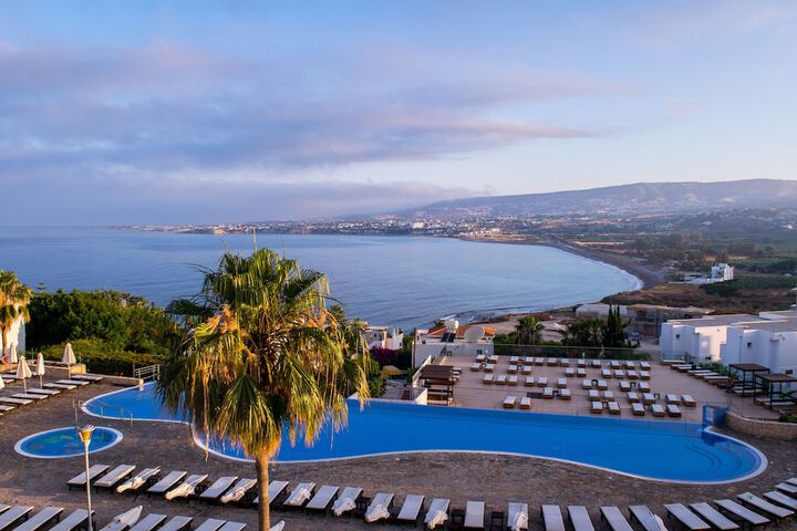 Hotel Pool