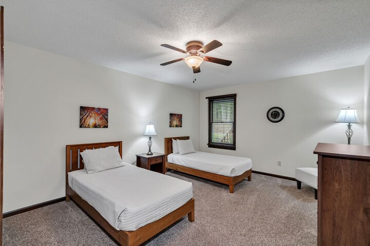 Room 14 of 180