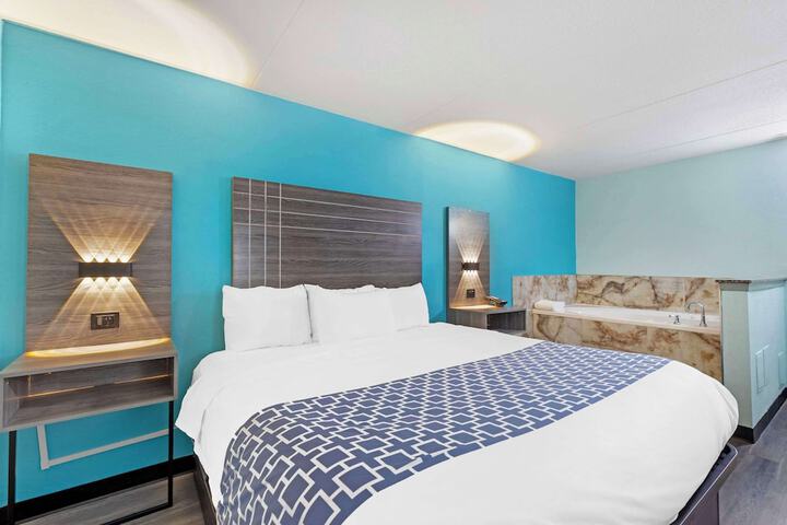 Standard | King Bed (5 of 19)