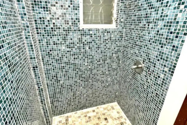 Room 9 of 24