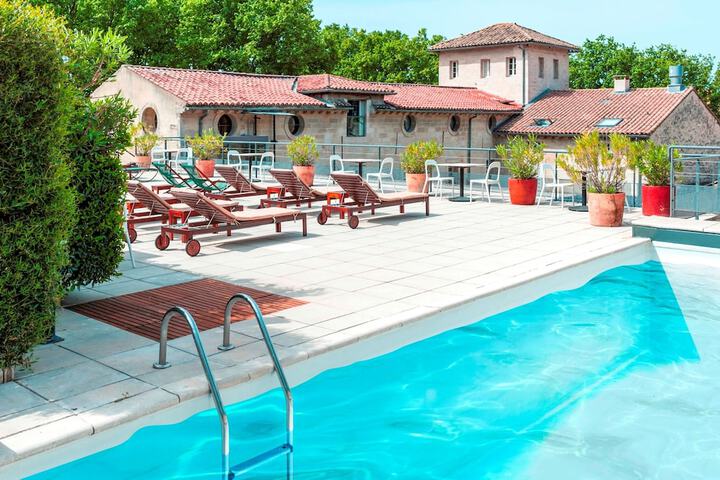 Hotel with Pool