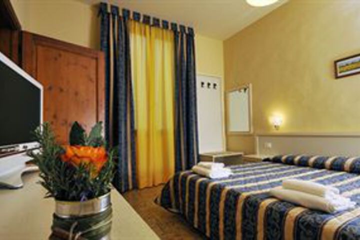 Room 18 of 33
