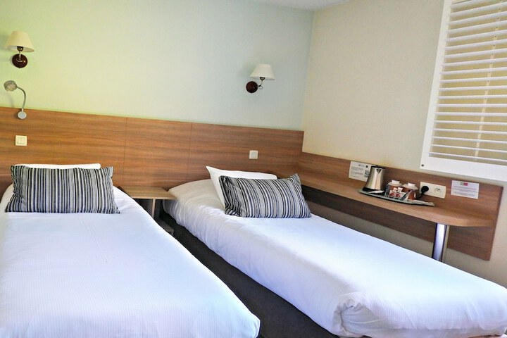 Room 4 of 20