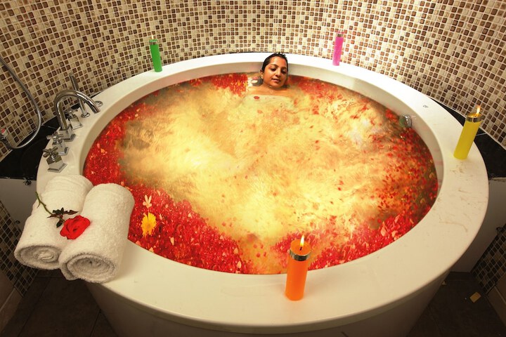 Hot Tub 22 of 47