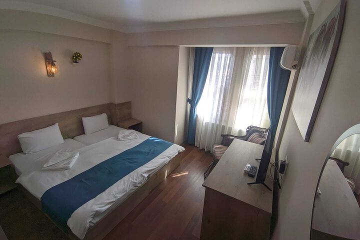 Room 21 of 48