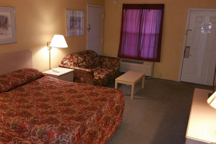 Room 8 of 46