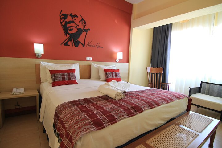 Room 15 of 42