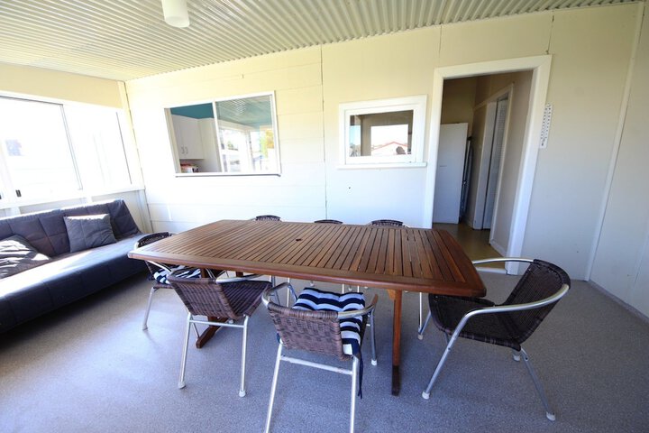 Room 5 of 10
