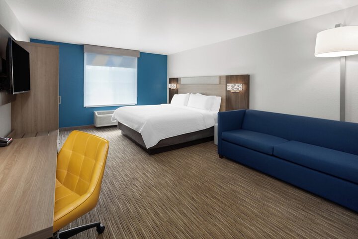1 King Bed (7 of 18)