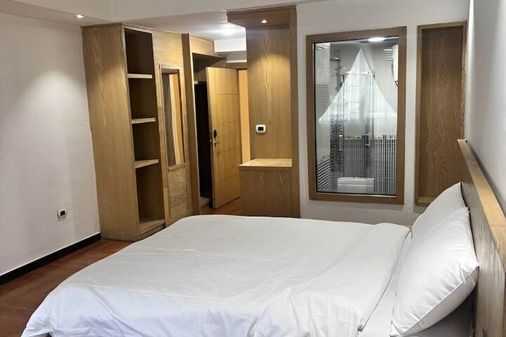 Room 2 of 33