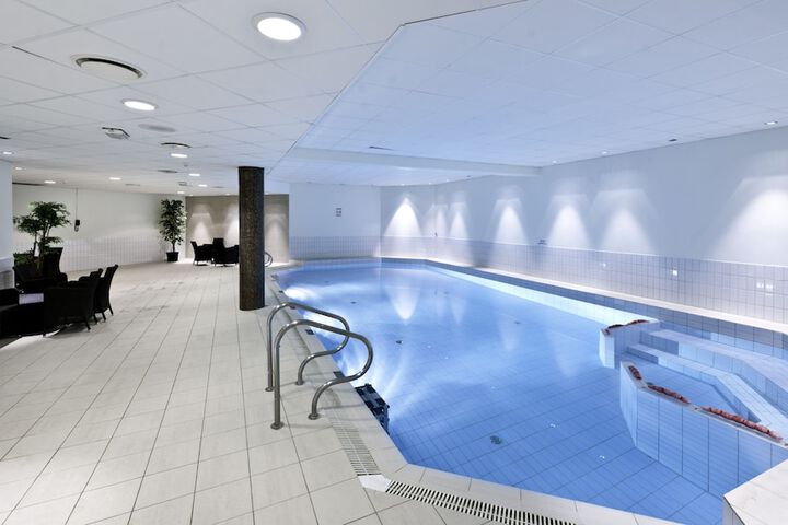 Pool 33 of 59