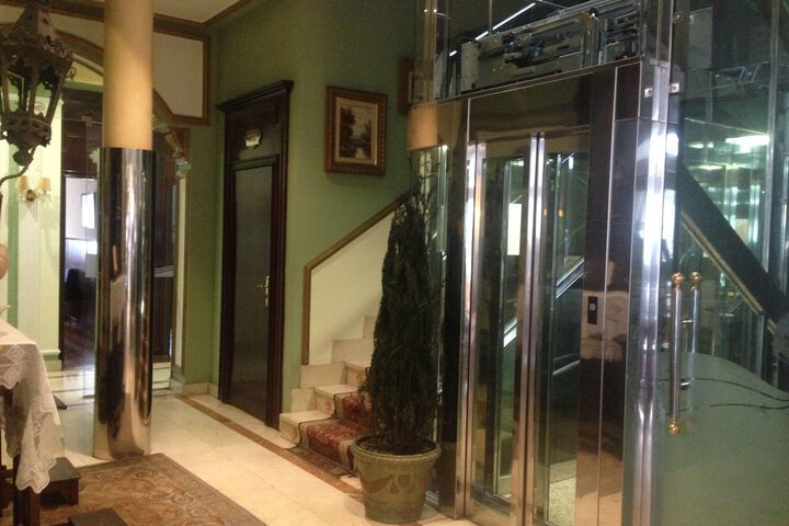 Guest Lobby