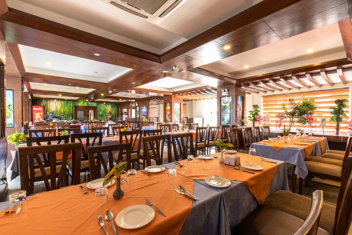 Dining 82 of 110