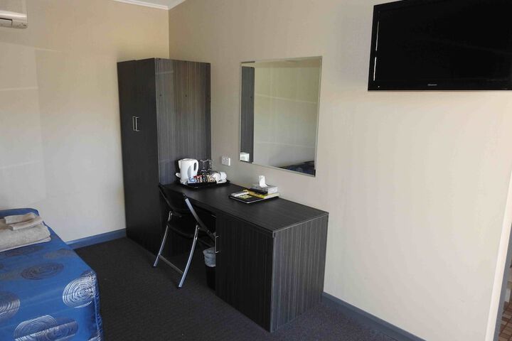 Room 2 of 27