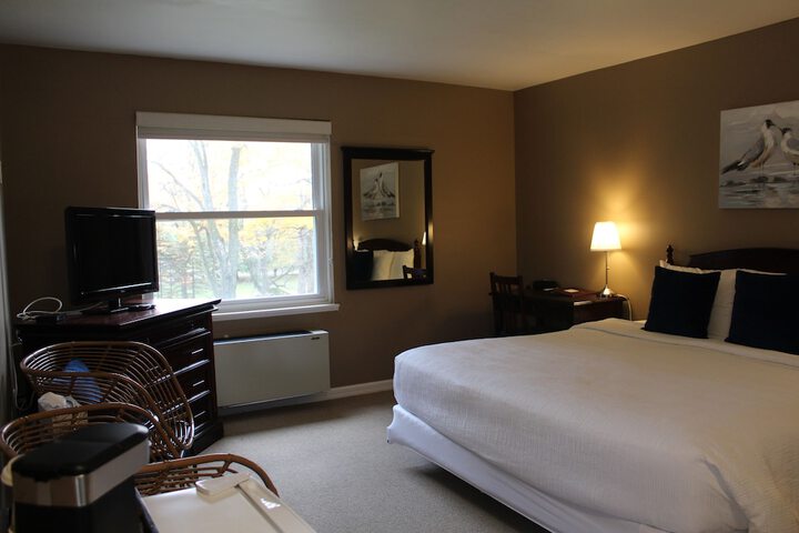 Room 33 of 92