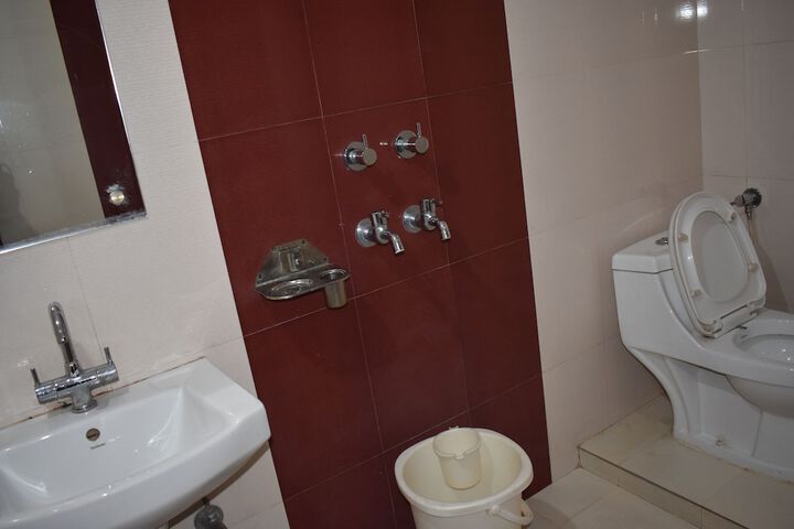Room 15 of 22