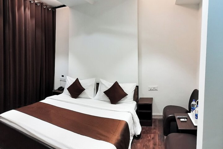 Room 3 of 18