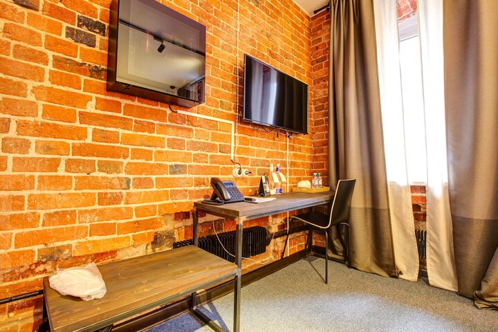 Room 8 of 29