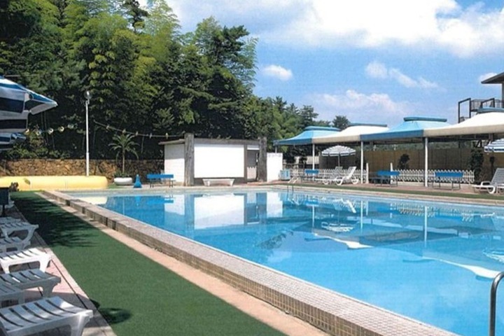 Hotel Pool