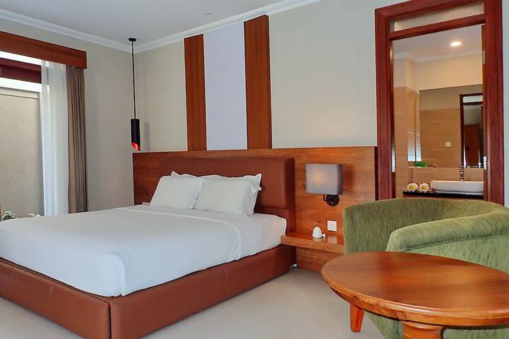 Room 10 of 103