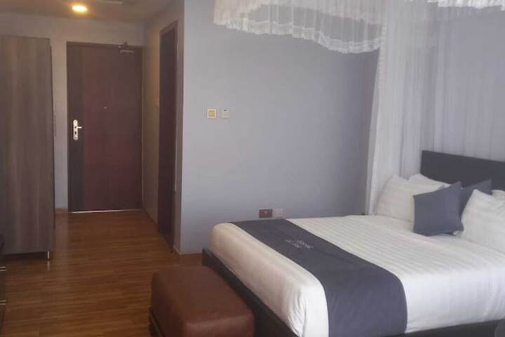 Room 34 of 150