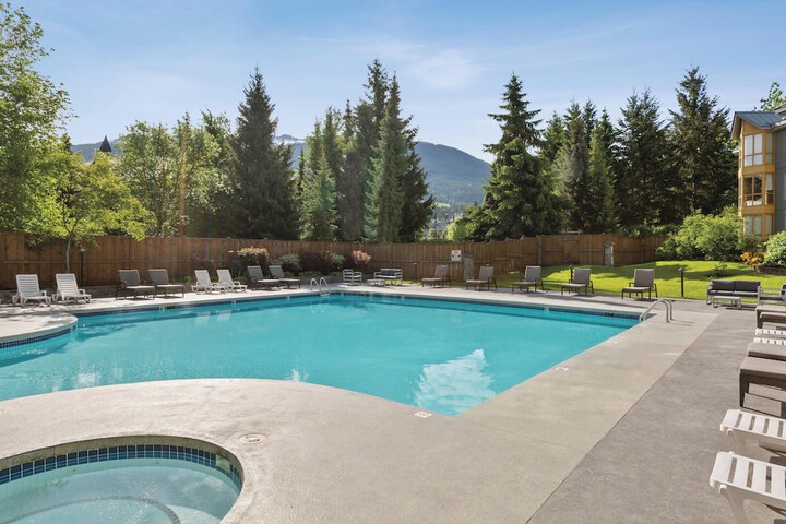 Hotel with Pool