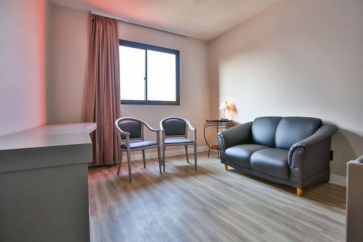 Room 7 of 40