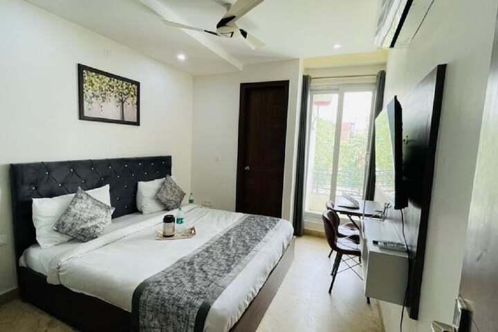 Room 5 of 31