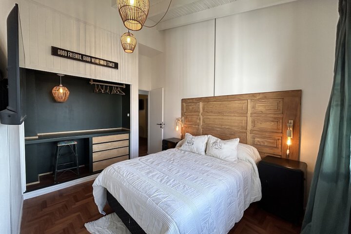 Room 2 of 16