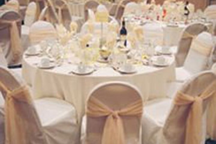 Ballroom/Hall 17 of 27