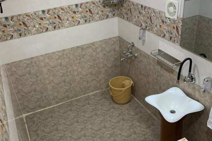Room 17 of 23