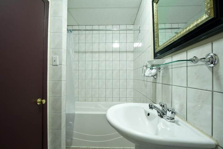 Room 32 of 39