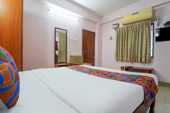 Room 9 of 33