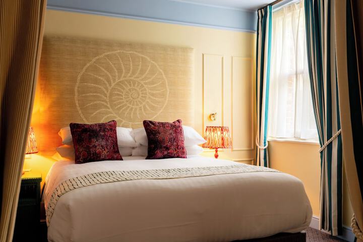 Room 50 of 108