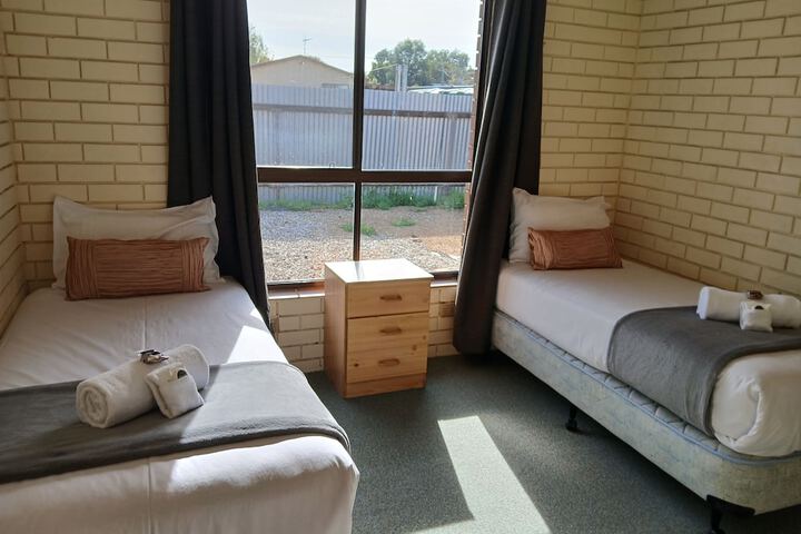 Room 9 of 28
