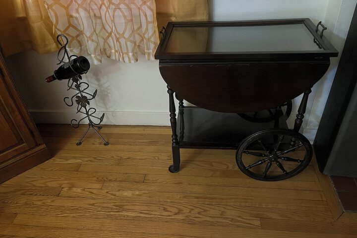 Room 13 of 18