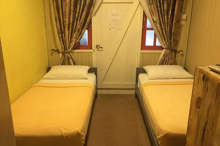 Room 14 of 47