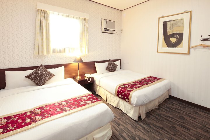 Room 9 of 40